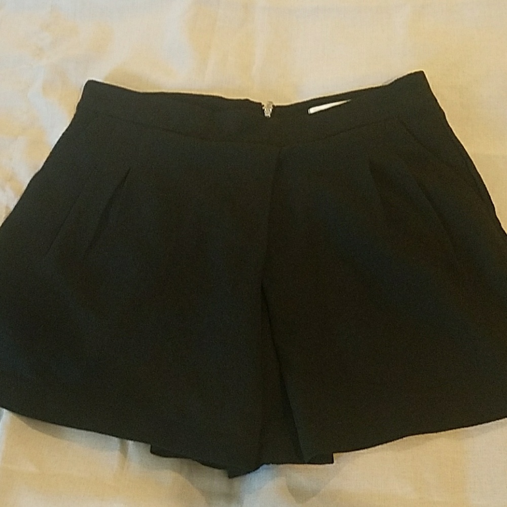 Sophie Rue skorts - Picture 1 of 3